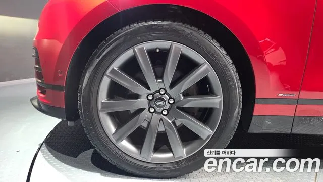 Land Rover Range Rover Velar 2018 thumb 4