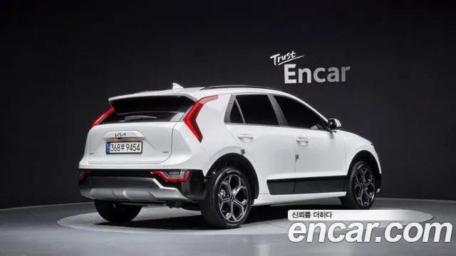 Kia Niro 2024 thumb 2