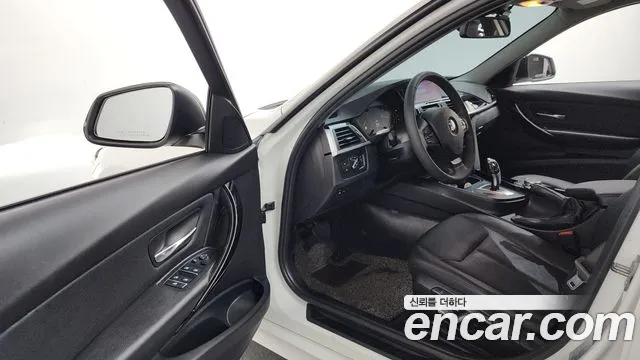 BMW 3 серии 2018 thumb 10
