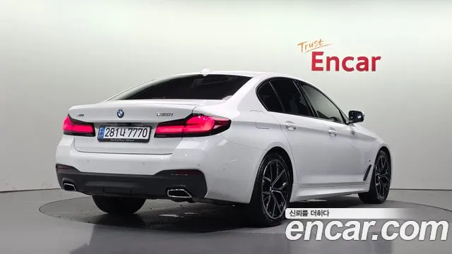 BMW 5 серии 2023 thumb 2