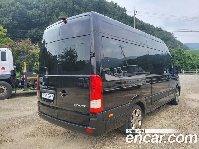 Hyundai Staria 2024 thumb 5
