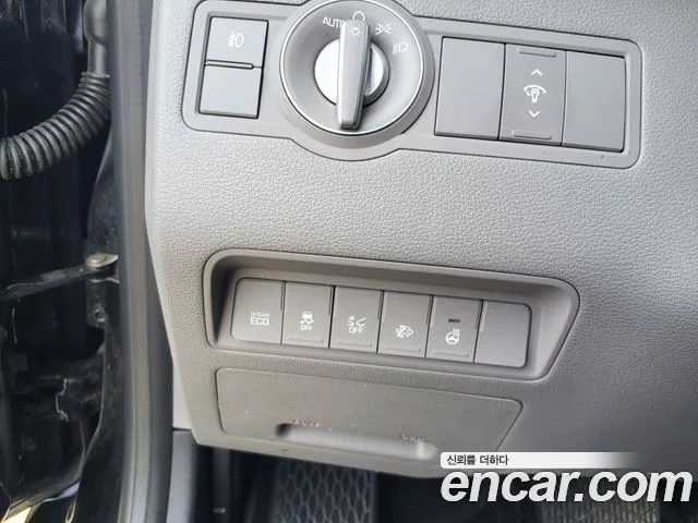 Hyundai Staria 2024 thumb 10