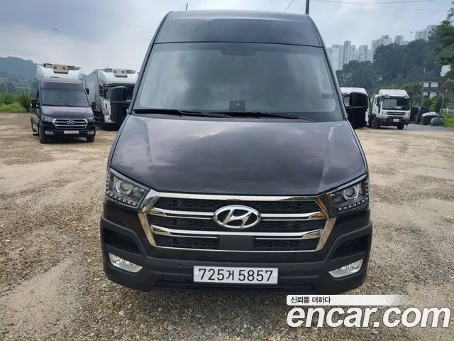 Hyundai Staria 2024 thumb 12