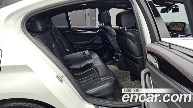 BMW 5 серии 2022 thumb 11