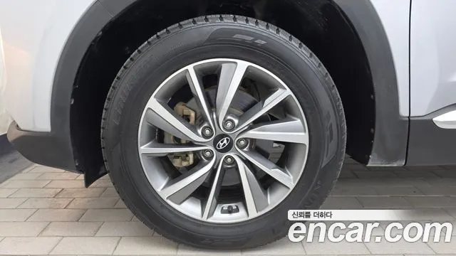 Hyundai Santa Fe 2019 thumb 5
