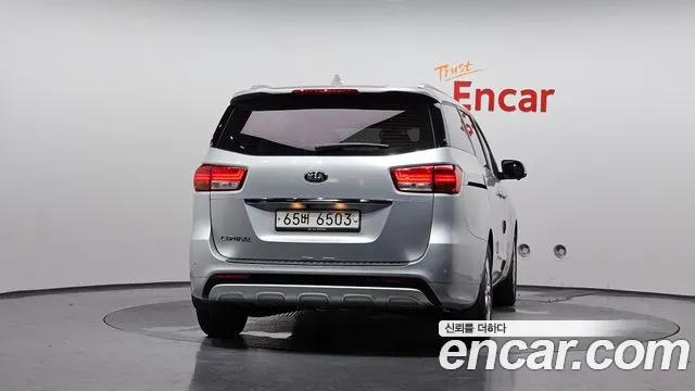 Kia Carnival 2014 thumb 4