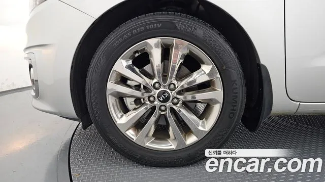 Kia Carnival 2014 thumb 5