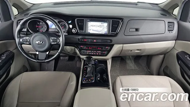Kia Carnival 2014 thumb 7