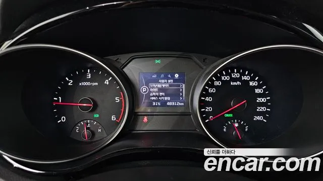 Kia Carnival 2014 thumb 8