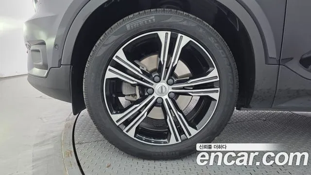 Volvo XC40 2021 thumb 5