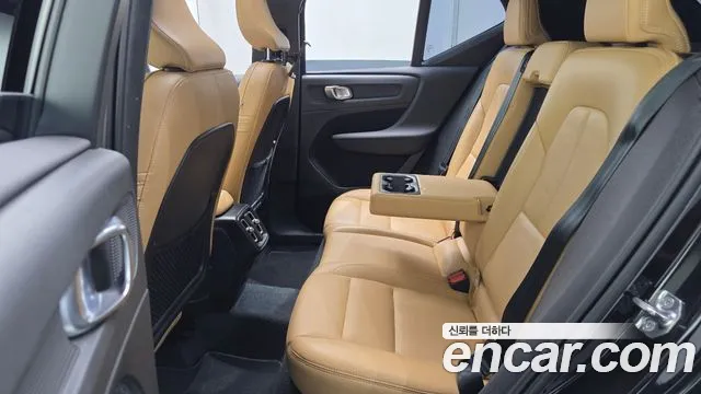 Volvo XC40 2021 thumb 12