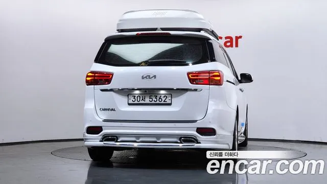 Kia Carnival 2018 thumb 4