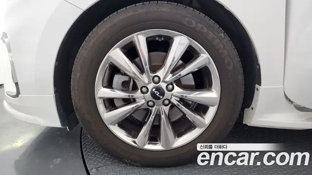 Kia Carnival 2018 thumb 5