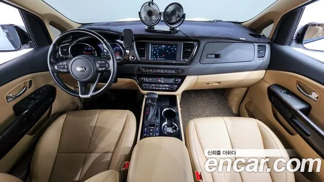 Kia Carnival 2018 thumb 7