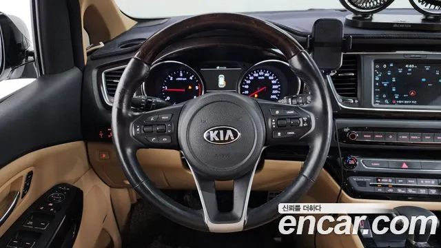 Kia Carnival 2018 thumb 12