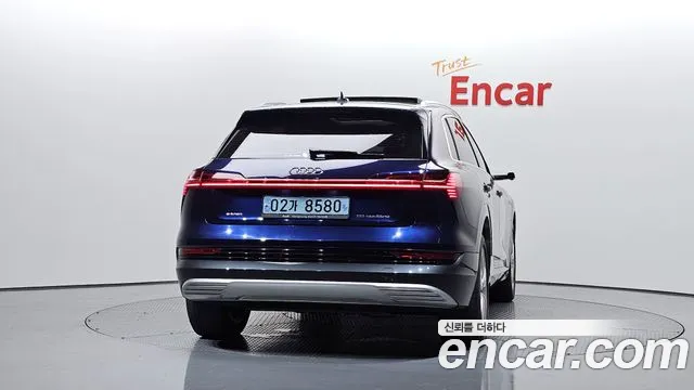 Audi e-tron 2021 thumb 4