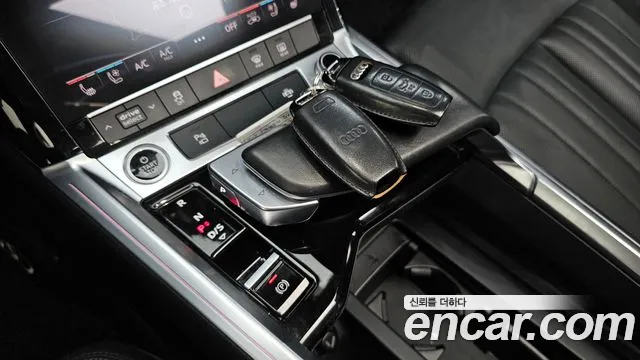 Audi e-tron 2021 thumb 9