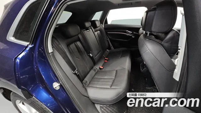 Audi e-tron 2021 thumb 11