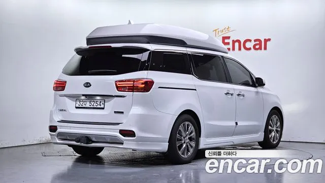 Kia Carnival 2019 thumb 2