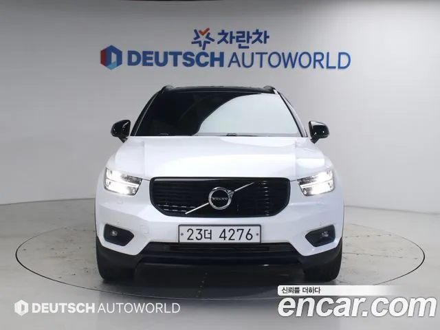 Volvo XC40 2019 thumb 3