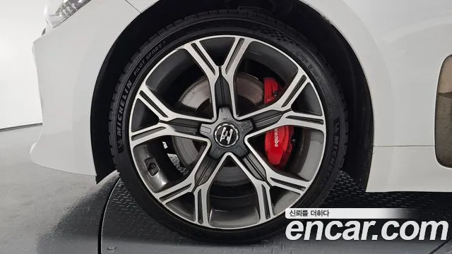 Kia Stinger 2020 thumb 4