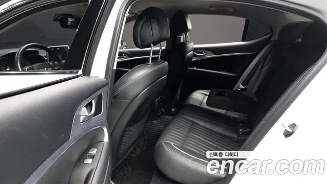 Genesis G70 2019 thumb 11
