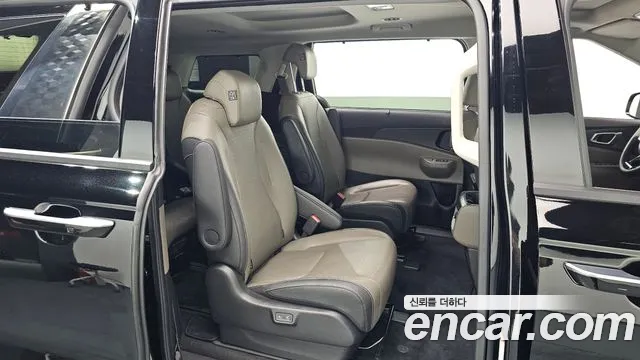 Kia Carnival 2024 thumb 11