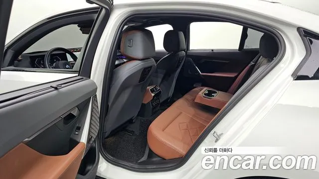 BMW 5 серии 2025 thumb 11