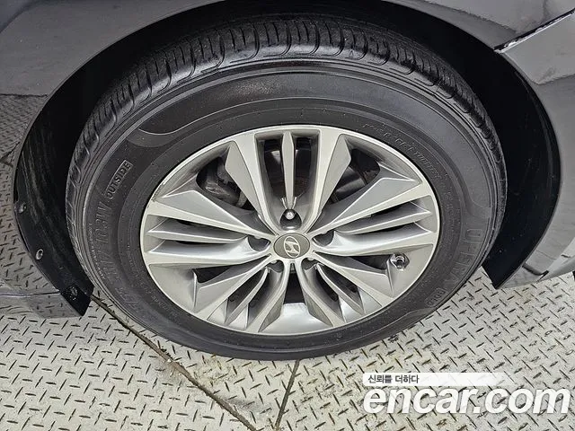 Hyundai Grandeur 2015 thumb 5
