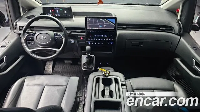 Hyundai Staria 2023 thumb 7