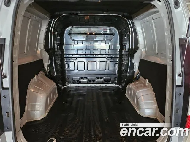 Hyundai Staria 2022 thumb 5
