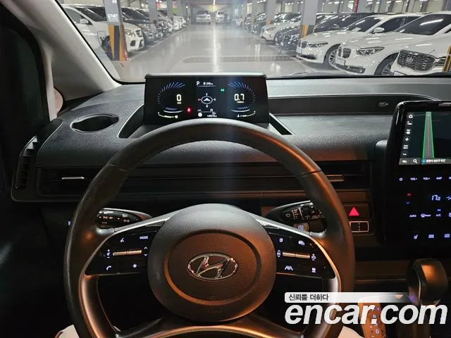 Hyundai Staria 2022 thumb 6