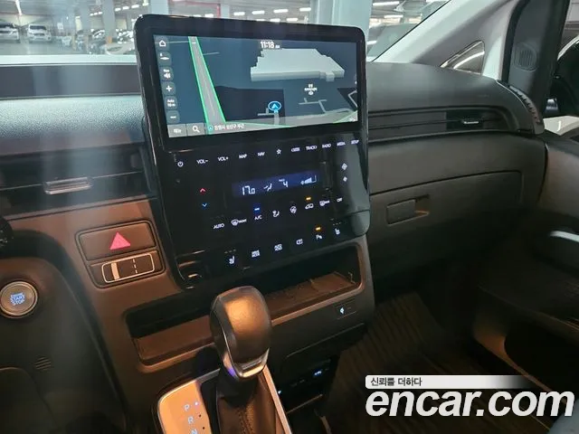 Hyundai Staria 2022 thumb 7