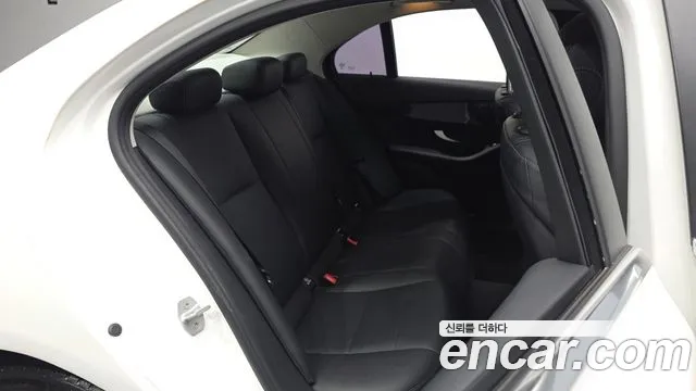 Mercedes-Benz C-Класс 2016 thumb 11