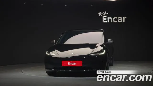 Tesla Model 3 2024 thumb 3