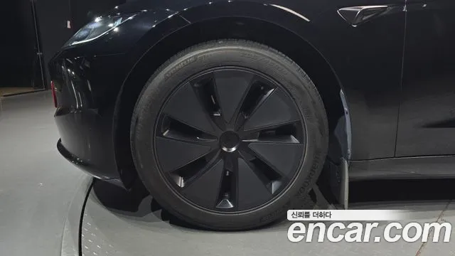 Tesla Model 3 2024 thumb 5