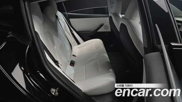 Tesla Model 3 2024 thumb 11