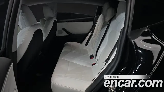 Tesla Model 3 2024 thumb 12
