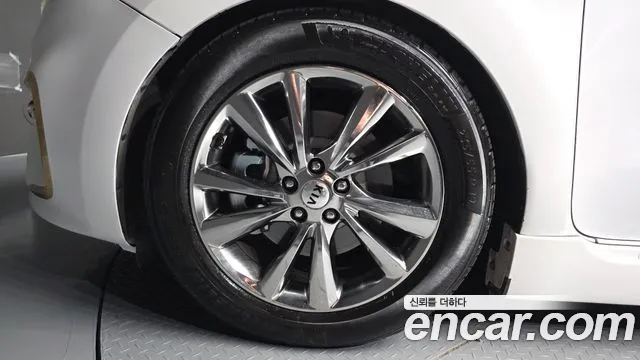 Kia Carnival 2018 thumb 5