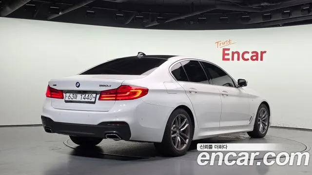 BMW 5 серии 2019 thumb 2