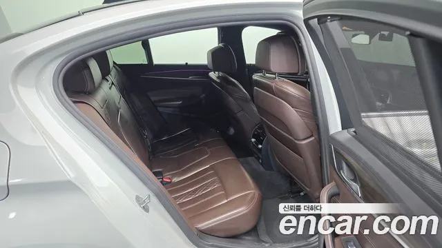 BMW 5 серии 2019 thumb 12