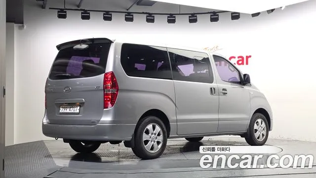 Hyundai Starex 2016 thumb 2