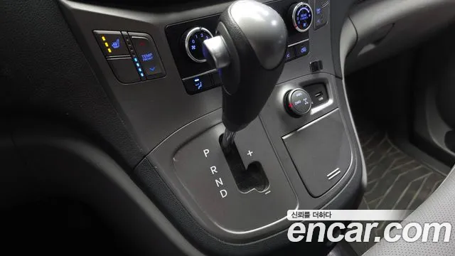 Hyundai Starex 2016 thumb 9
