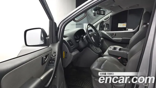 Hyundai Starex 2016 thumb 10