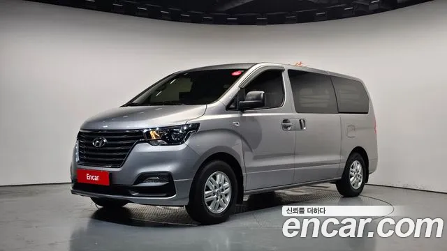 Hyundai Starex 2021 1