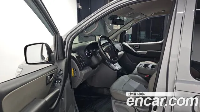 Hyundai Starex 2021 thumb 10