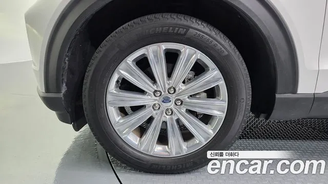 Ford Explorer 2020 thumb 5