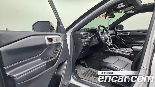 Ford Explorer 2020 thumb 10