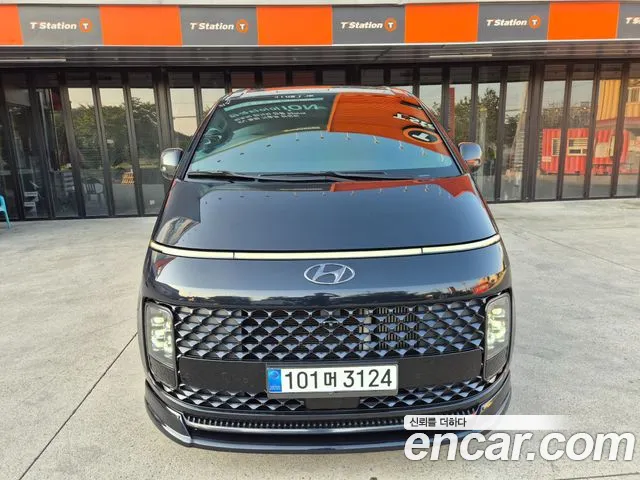Hyundai Staria 2024 thumb 3