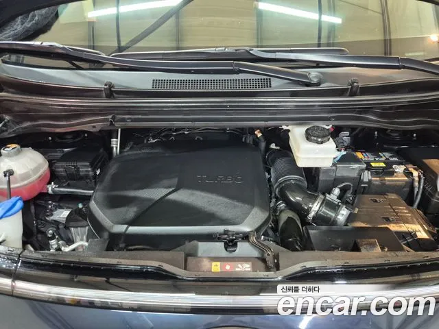Hyundai Staria 2024 thumb 6